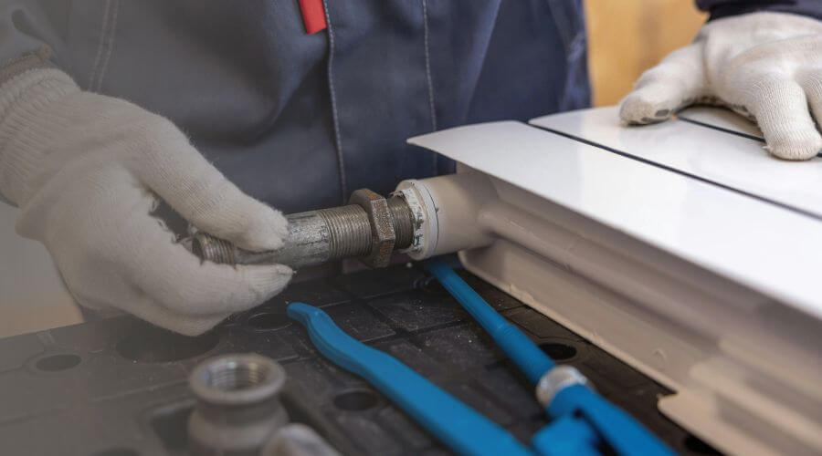 Expert burst pipe repair services in Lipscomb, TX